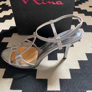Touch of Nina, Silver Glitter heels, size 8